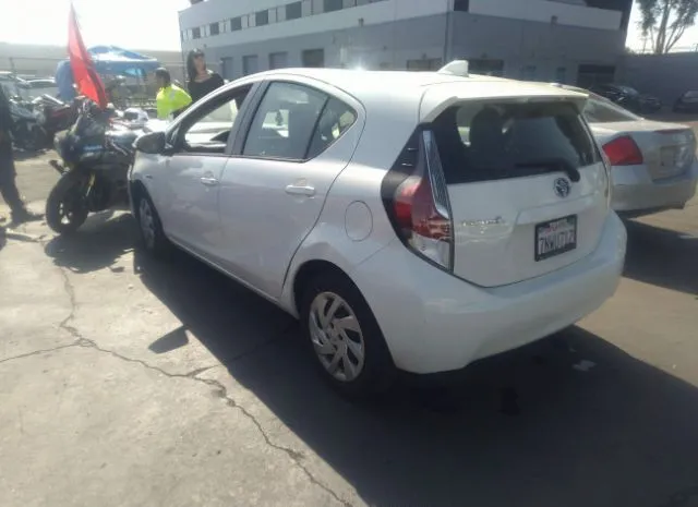 Photo 2 VIN: JTDKDTB37F1112206 - TOYOTA PRIUS C 