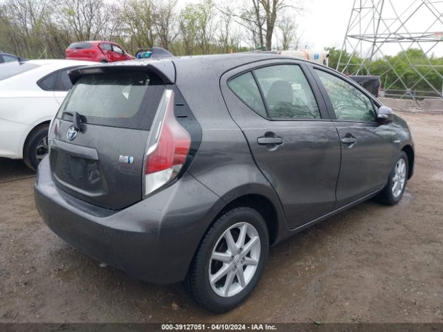 Photo 3 VIN: JTDKDTB37F1583837 - TOYOTA PRIUS C 