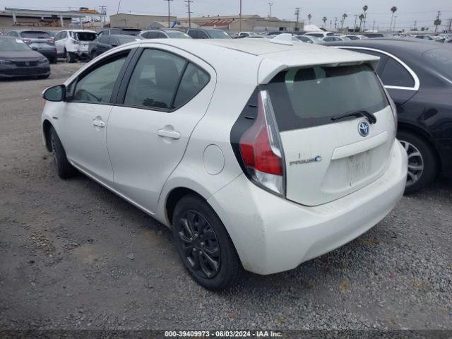 Photo 2 VIN: JTDKDTB37G1118914 - TOYOTA PRIUS C 