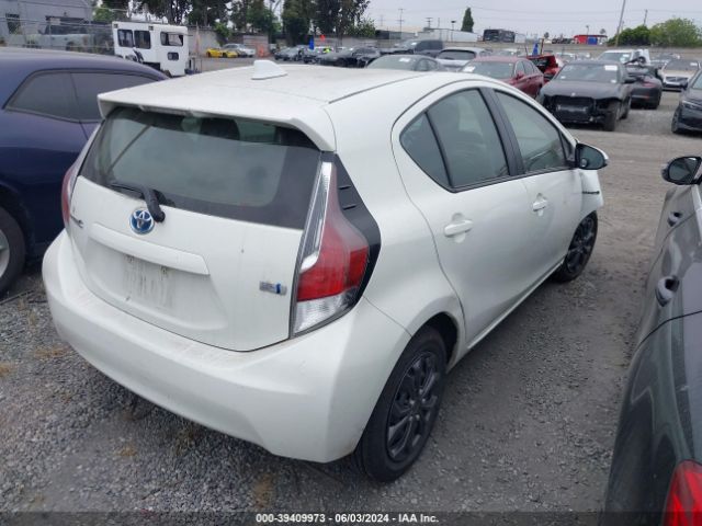 Photo 3 VIN: JTDKDTB37G1118914 - TOYOTA PRIUS C 