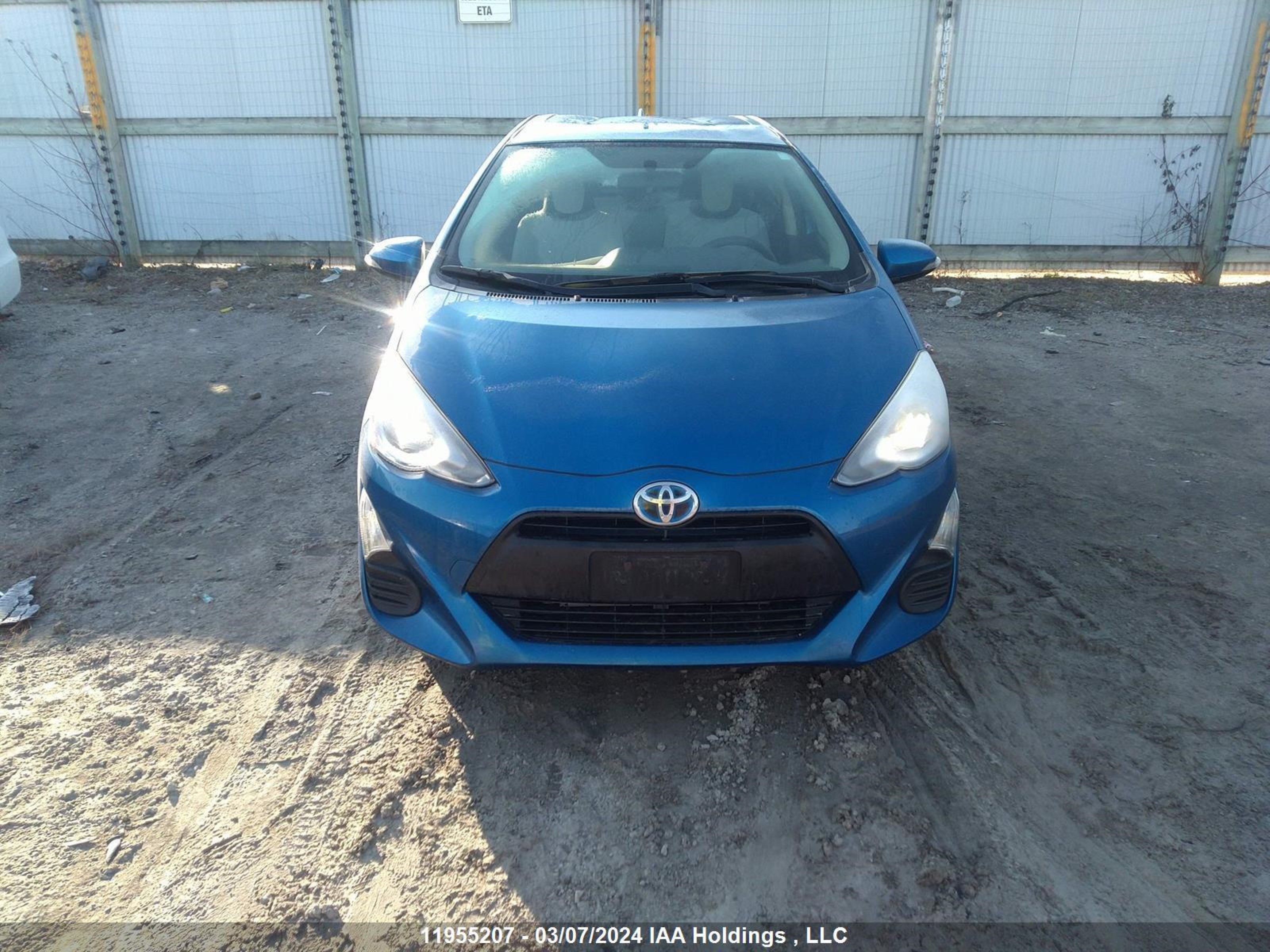 Photo 11 VIN: JTDKDTB37G1125166 - TOYOTA PRIUS C 