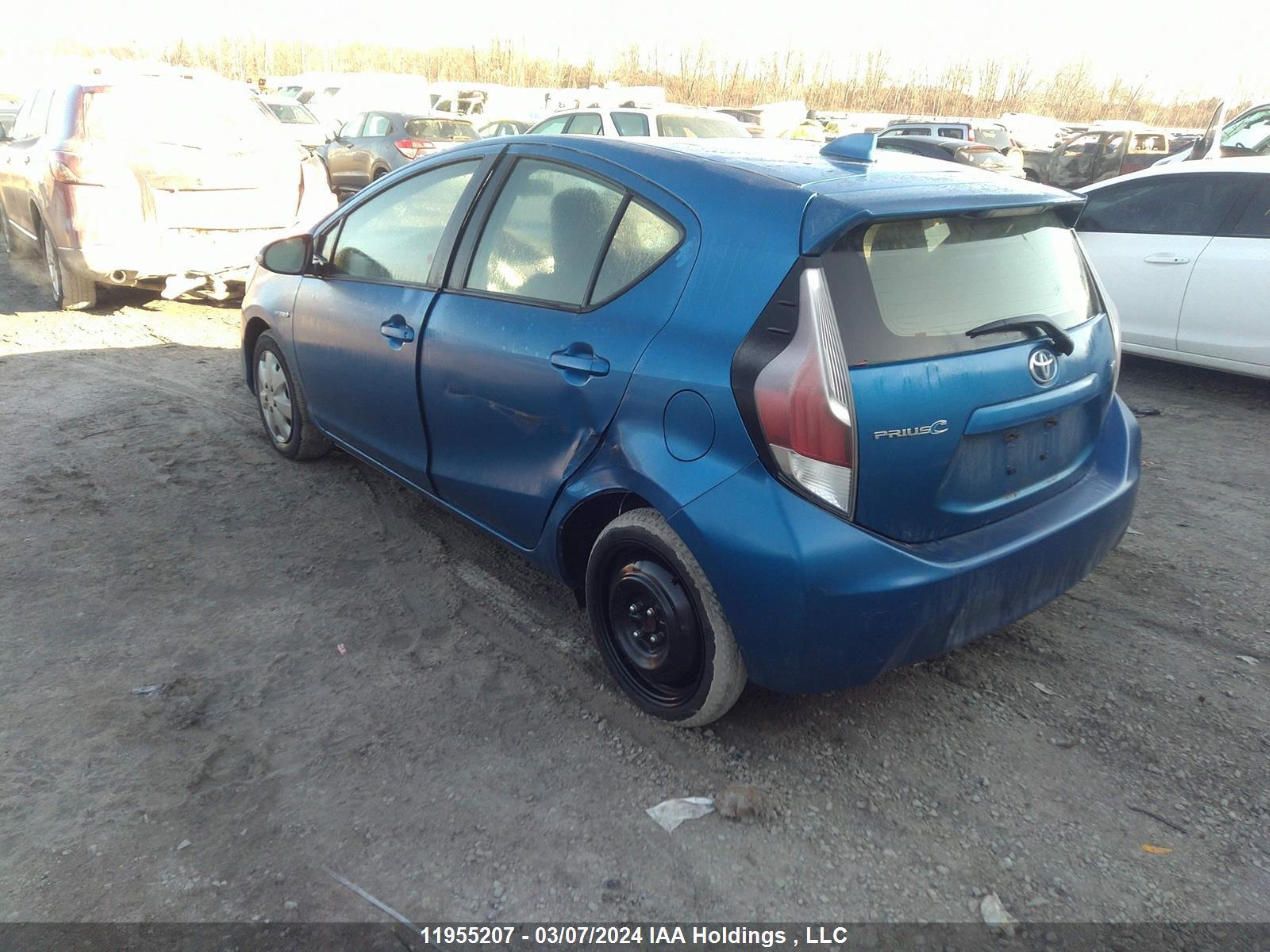 Photo 2 VIN: JTDKDTB37G1125166 - TOYOTA PRIUS C 