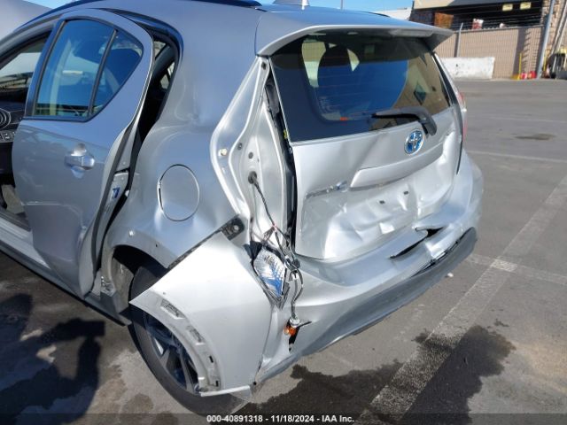 Photo 5 VIN: JTDKDTB37J1604548 - TOYOTA PRIUS C 