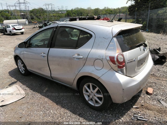 Photo 2 VIN: JTDKDTB38C1016029 - TOYOTA PRIUS C 