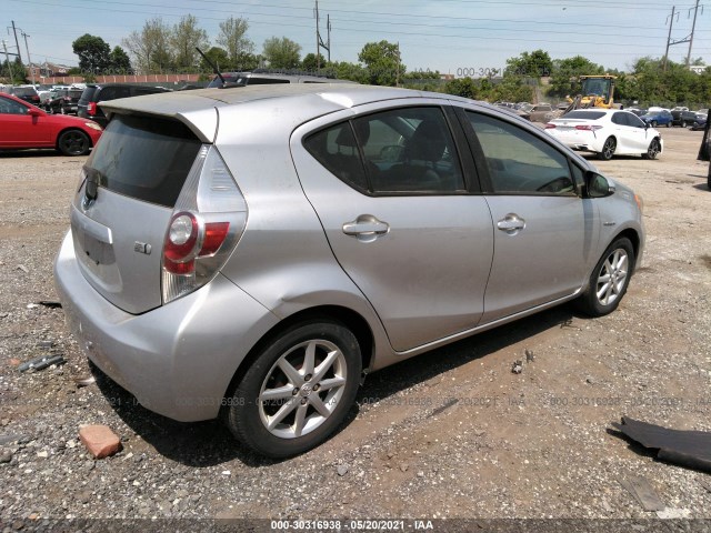 Photo 3 VIN: JTDKDTB38C1016029 - TOYOTA PRIUS C 