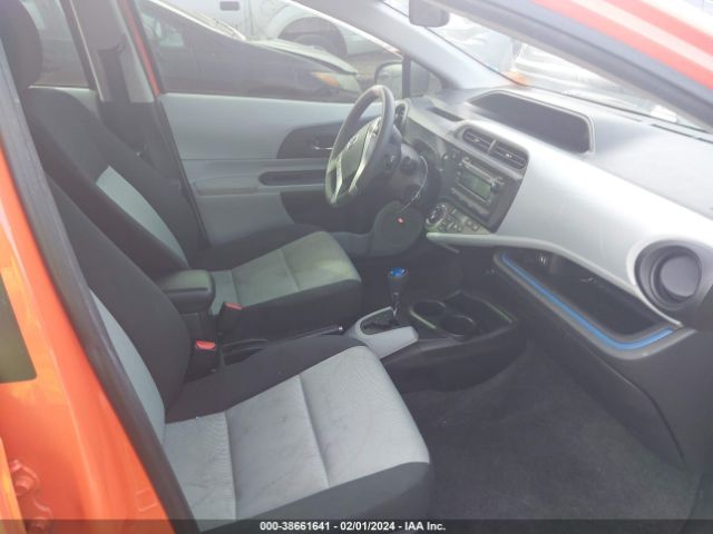 Photo 4 VIN: JTDKDTB38C1030559 - TOYOTA PRIUS C 