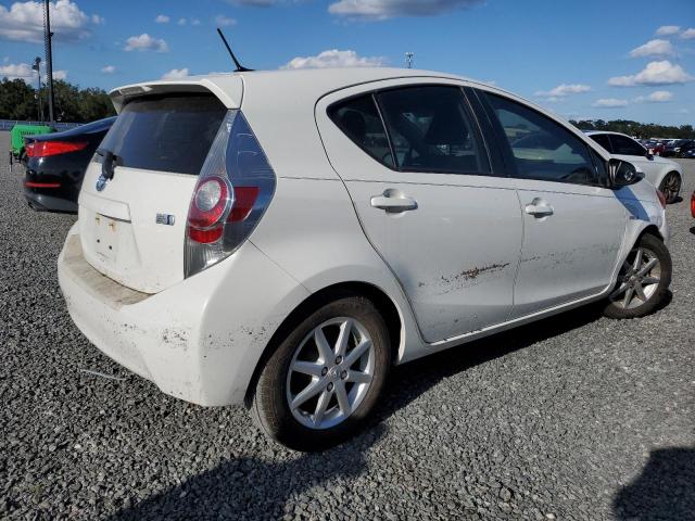 Photo 2 VIN: JTDKDTB38C1506650 - TOYOTA PRIUS C 