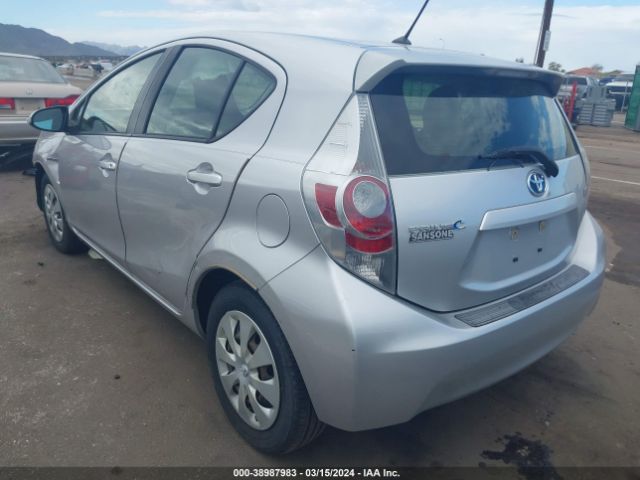 Photo 2 VIN: JTDKDTB38C1509550 - TOYOTA PRIUS C 