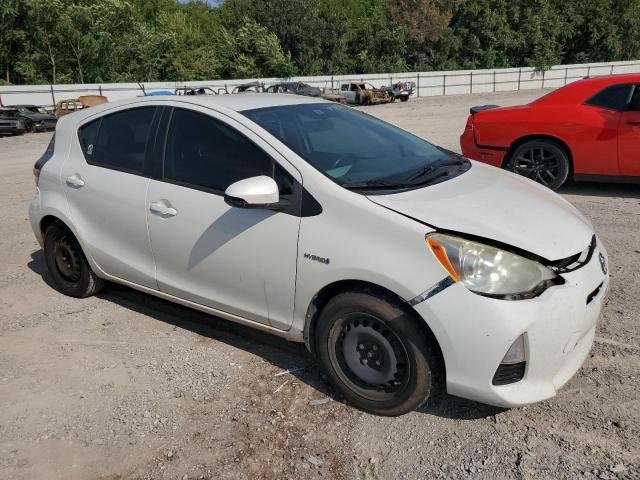 Photo 3 VIN: JTDKDTB38C1517311 - TOYOTA PRIUS C 