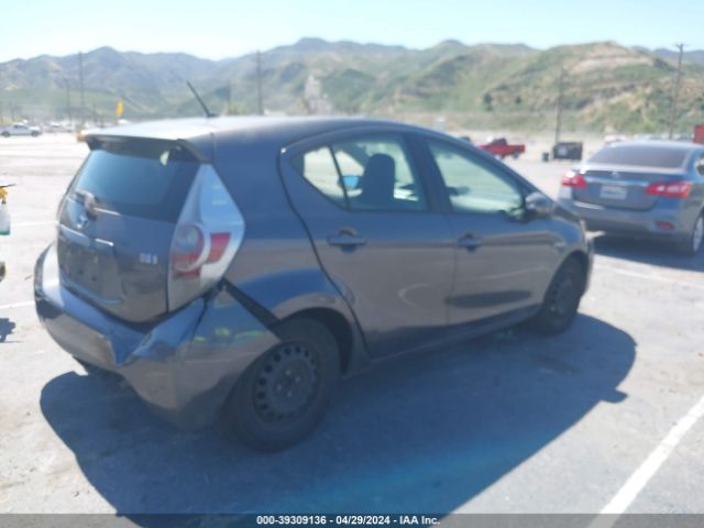 Photo 3 VIN: JTDKDTB38D1044625 - TOYOTA PRIUS C 