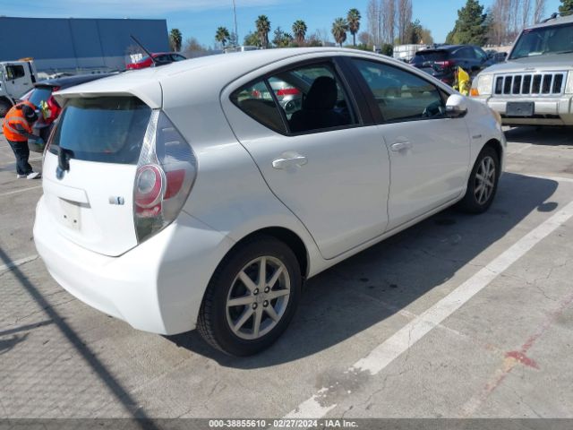 Photo 3 VIN: JTDKDTB38D1046990 - TOYOTA PRIUS C 