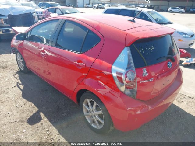 Photo 2 VIN: JTDKDTB38D1055141 - TOYOTA PRIUS C 