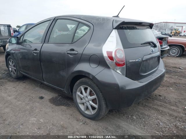 Photo 2 VIN: JTDKDTB38D1534689 - TOYOTA PRIUS C 