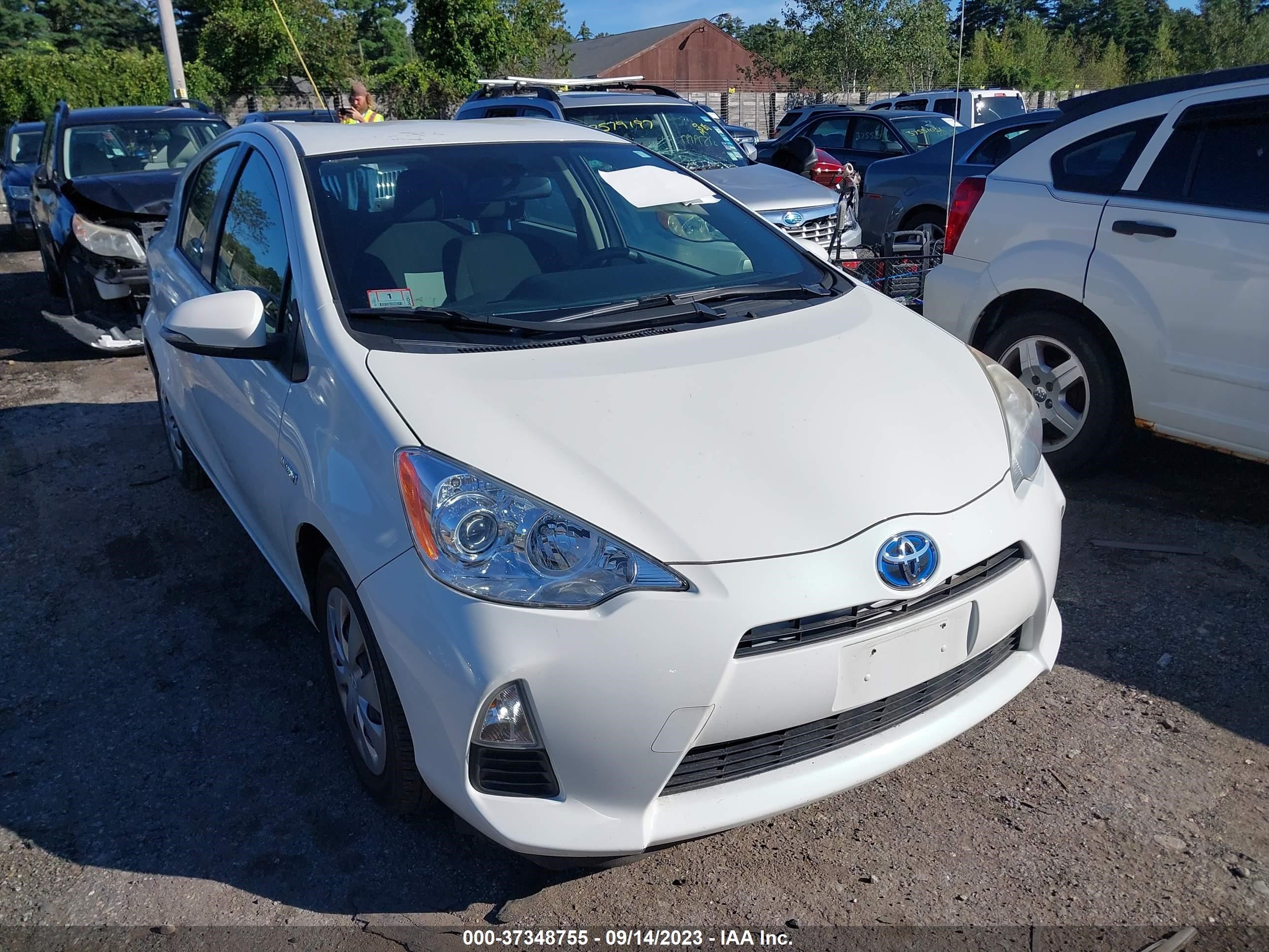 Photo 5 VIN: JTDKDTB38D1541366 - TOYOTA PRIUS C 