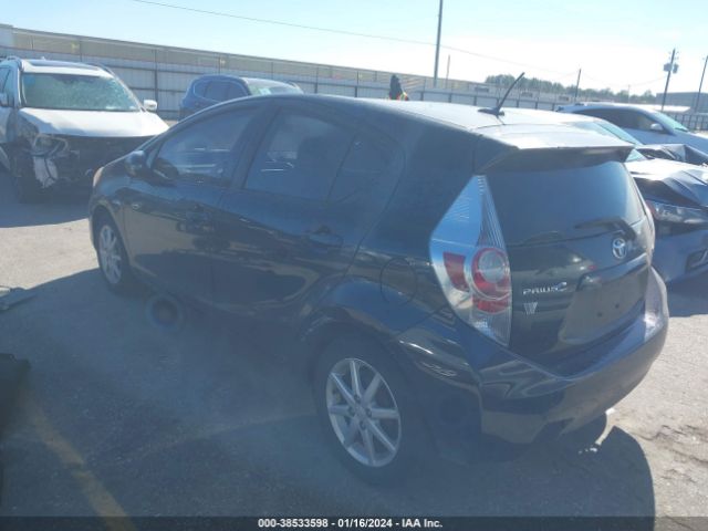 Photo 2 VIN: JTDKDTB38D1544400 - TOYOTA PRIUS C 