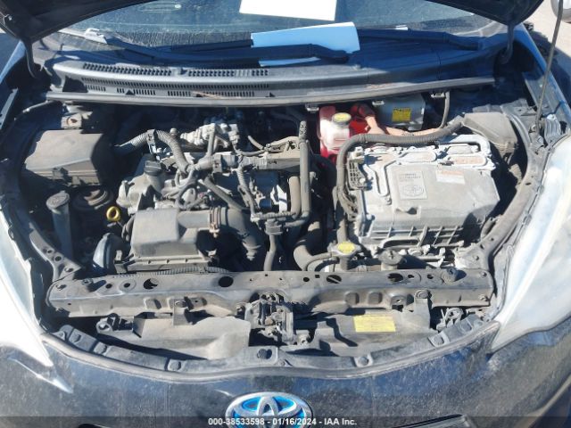 Photo 9 VIN: JTDKDTB38D1544400 - TOYOTA PRIUS C 