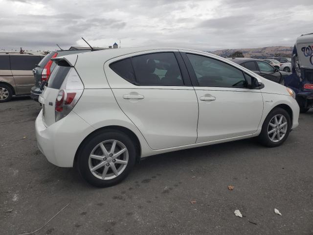 Photo 2 VIN: JTDKDTB38E1072930 - TOYOTA PRIUS C 