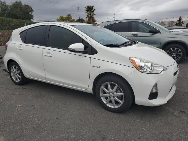 Photo 3 VIN: JTDKDTB38E1072930 - TOYOTA PRIUS C 