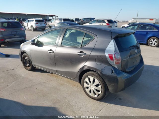 Photo 2 VIN: JTDKDTB38E1073124 - TOYOTA PRIUS C 