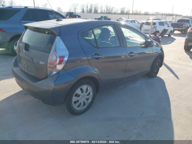 Photo 3 VIN: JTDKDTB38E1073124 - TOYOTA PRIUS C 