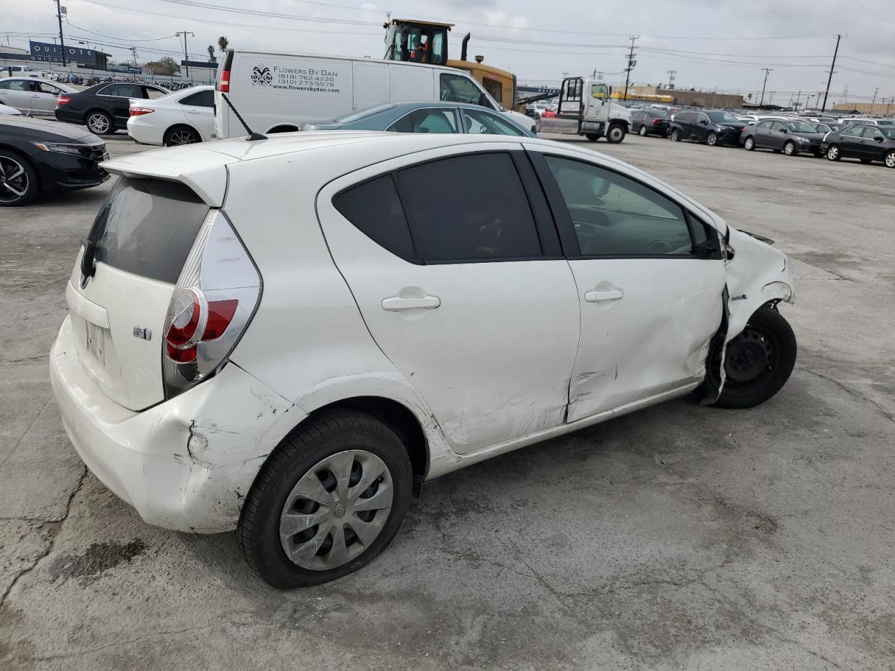 Photo 2 VIN: JTDKDTB38E1558363 - TOYOTA PRIUS 