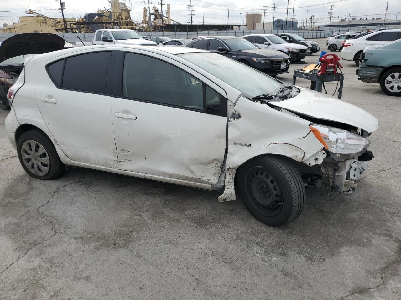 Photo 3 VIN: JTDKDTB38E1558363 - TOYOTA PRIUS 