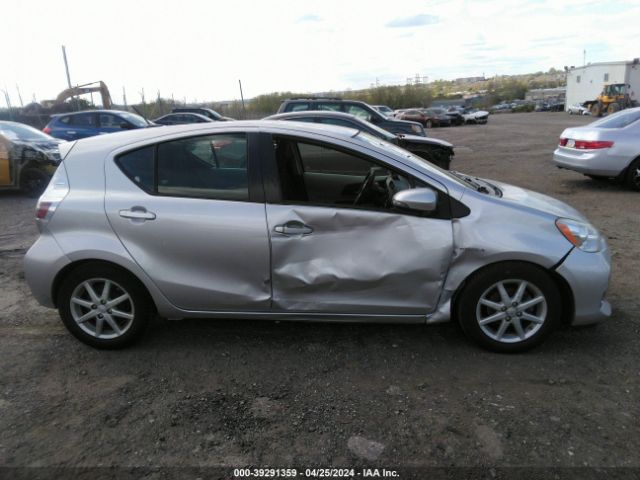 Photo 5 VIN: JTDKDTB38E1570111 - TOYOTA PRIUS C 