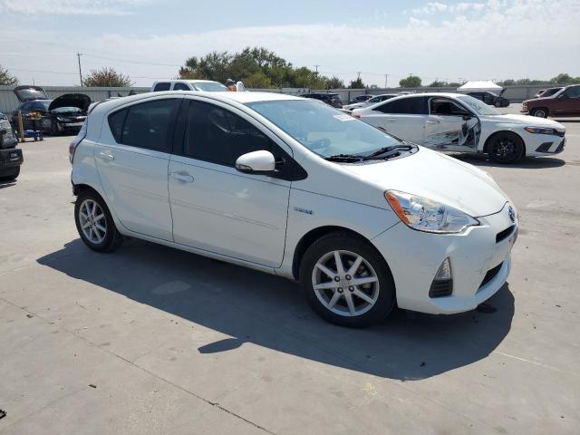 Photo 3 VIN: JTDKDTB38E1573333 - TOYOTA PRIUS C 