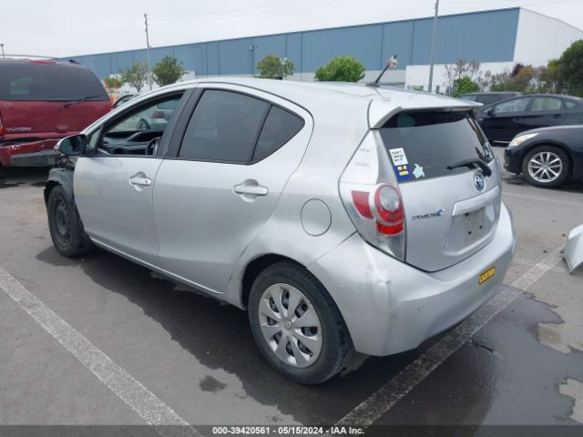 Photo 2 VIN: JTDKDTB38E1575292 - TOYOTA PRIUS C 