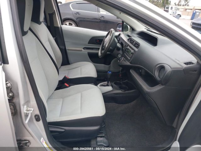 Photo 4 VIN: JTDKDTB38E1575292 - TOYOTA PRIUS C 