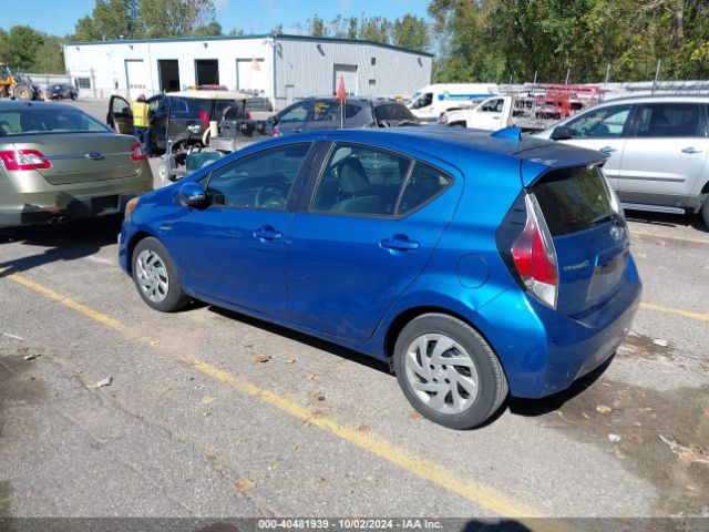 Photo 2 VIN: JTDKDTB38F1087106 - TOYOTA PRIUS C 