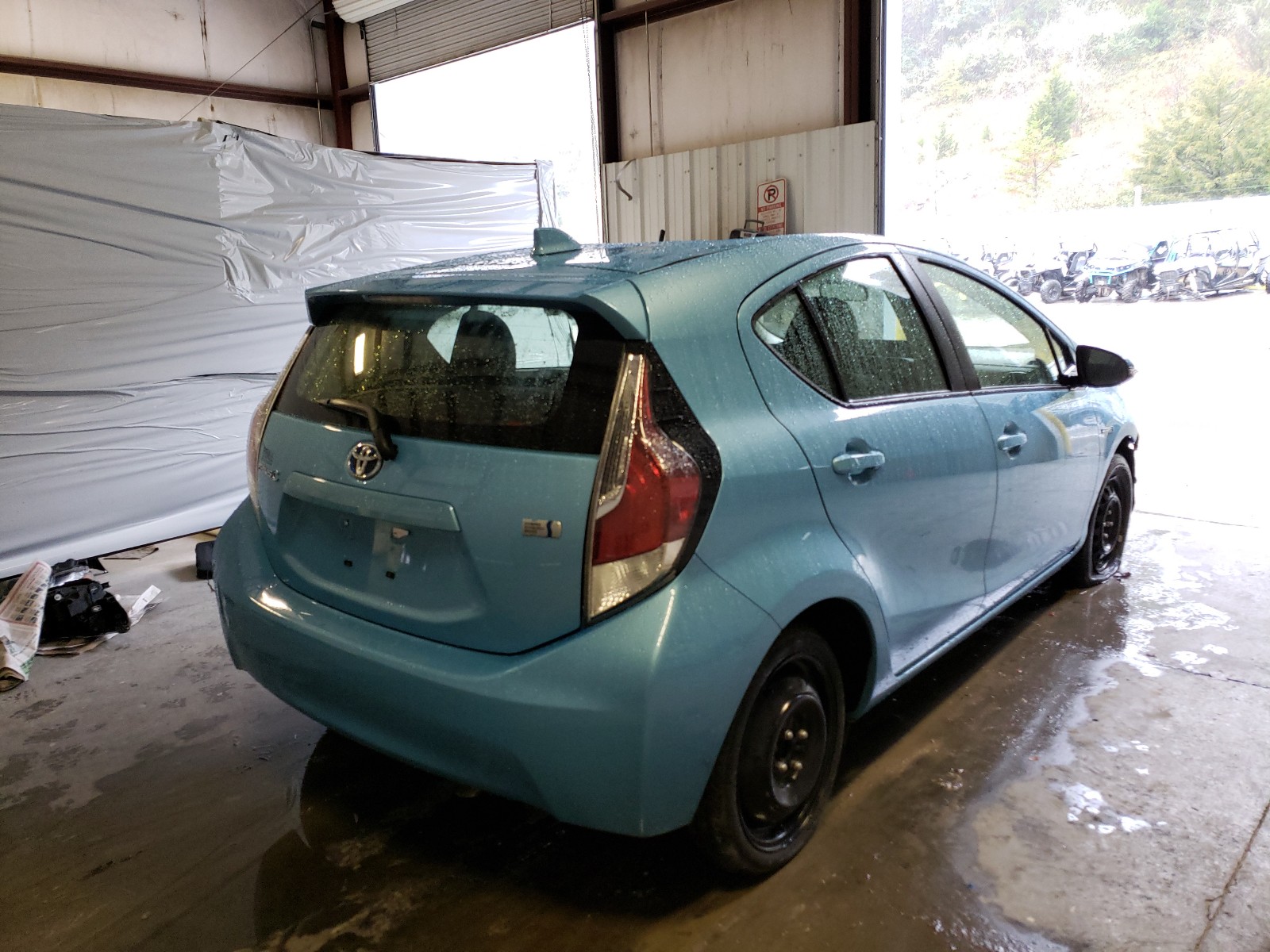 Photo 3 VIN: JTDKDTB38F1104177 - TOYOTA PRIUS C 