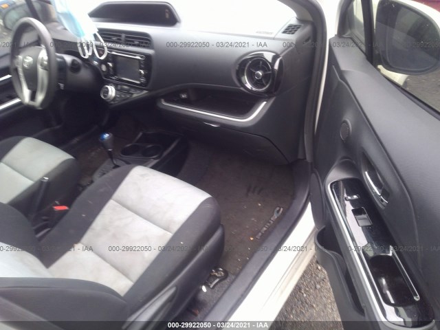 Photo 4 VIN: JTDKDTB38F1104406 - TOYOTA PRIUS C 