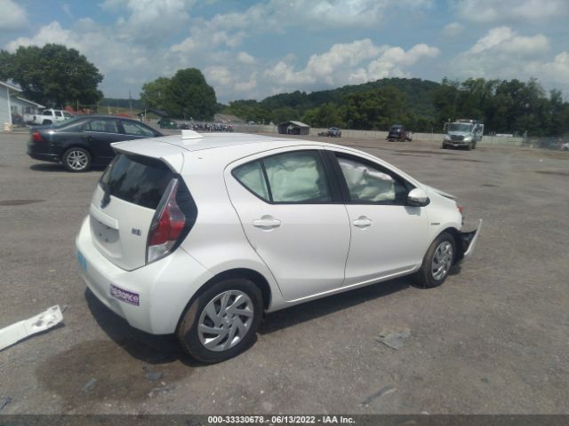 Photo 3 VIN: JTDKDTB38F1106172 - TOYOTA PRIUS C 