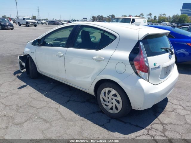 Photo 2 VIN: JTDKDTB38G1589292 - TOYOTA PRIUS C 