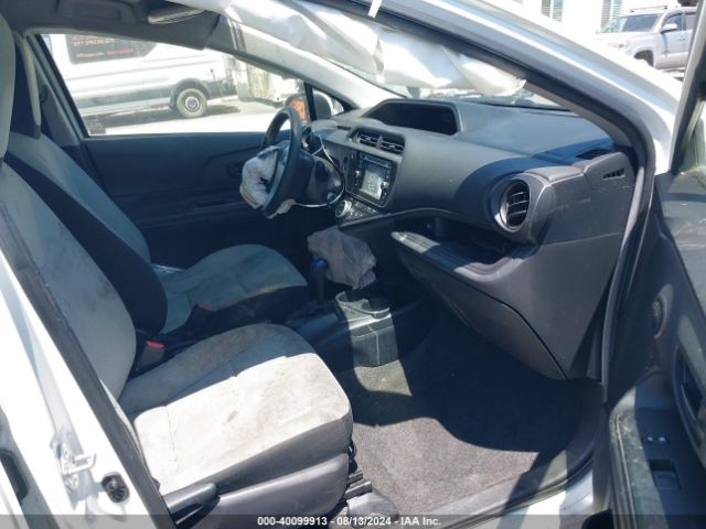 Photo 4 VIN: JTDKDTB38G1589292 - TOYOTA PRIUS C 