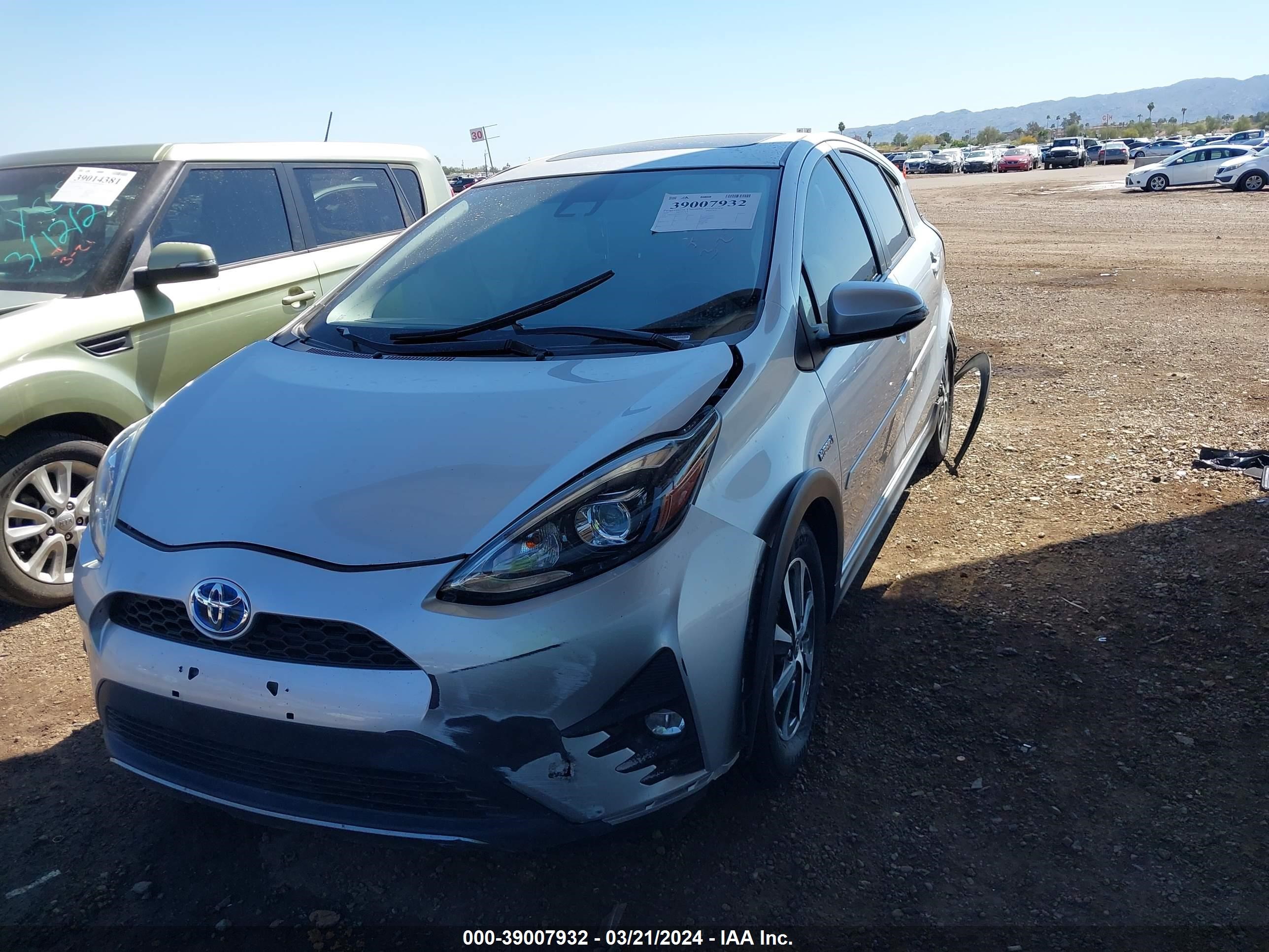 Photo 1 VIN: JTDKDTB38J1617714 - TOYOTA PRIUS C 