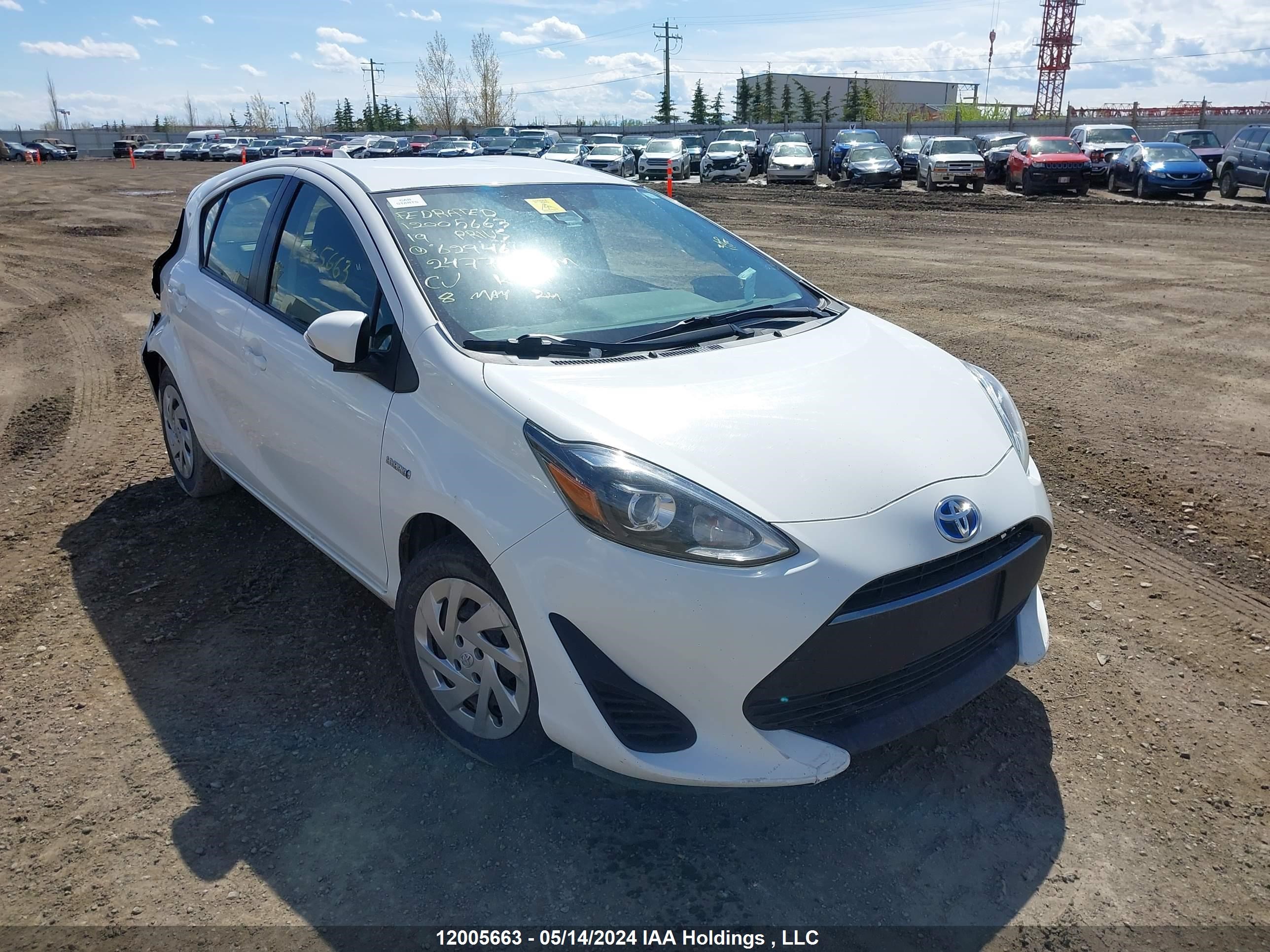 Photo 0 VIN: JTDKDTB38K1629461 - TOYOTA PRIUS C 