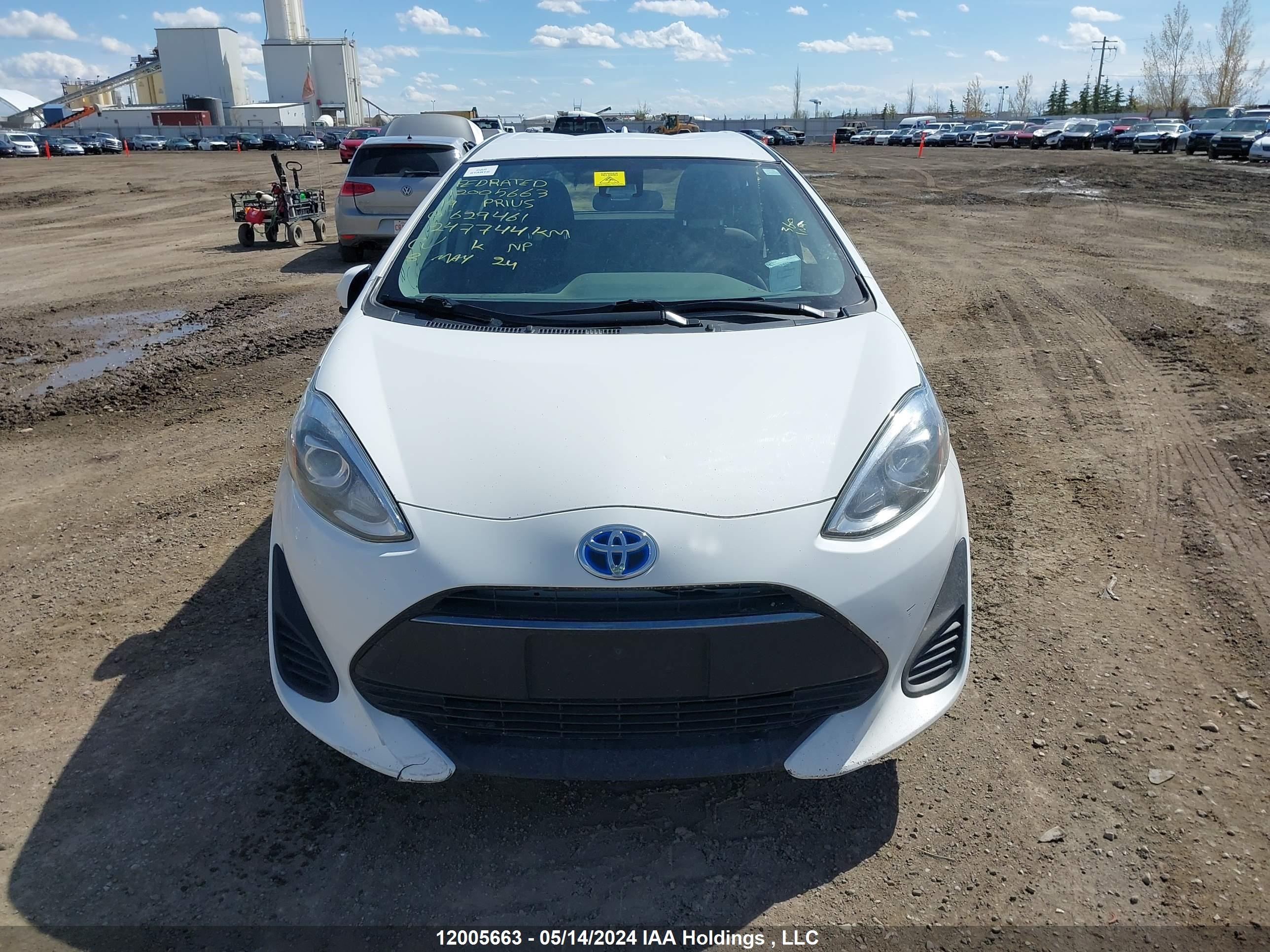 Photo 12 VIN: JTDKDTB38K1629461 - TOYOTA PRIUS C 