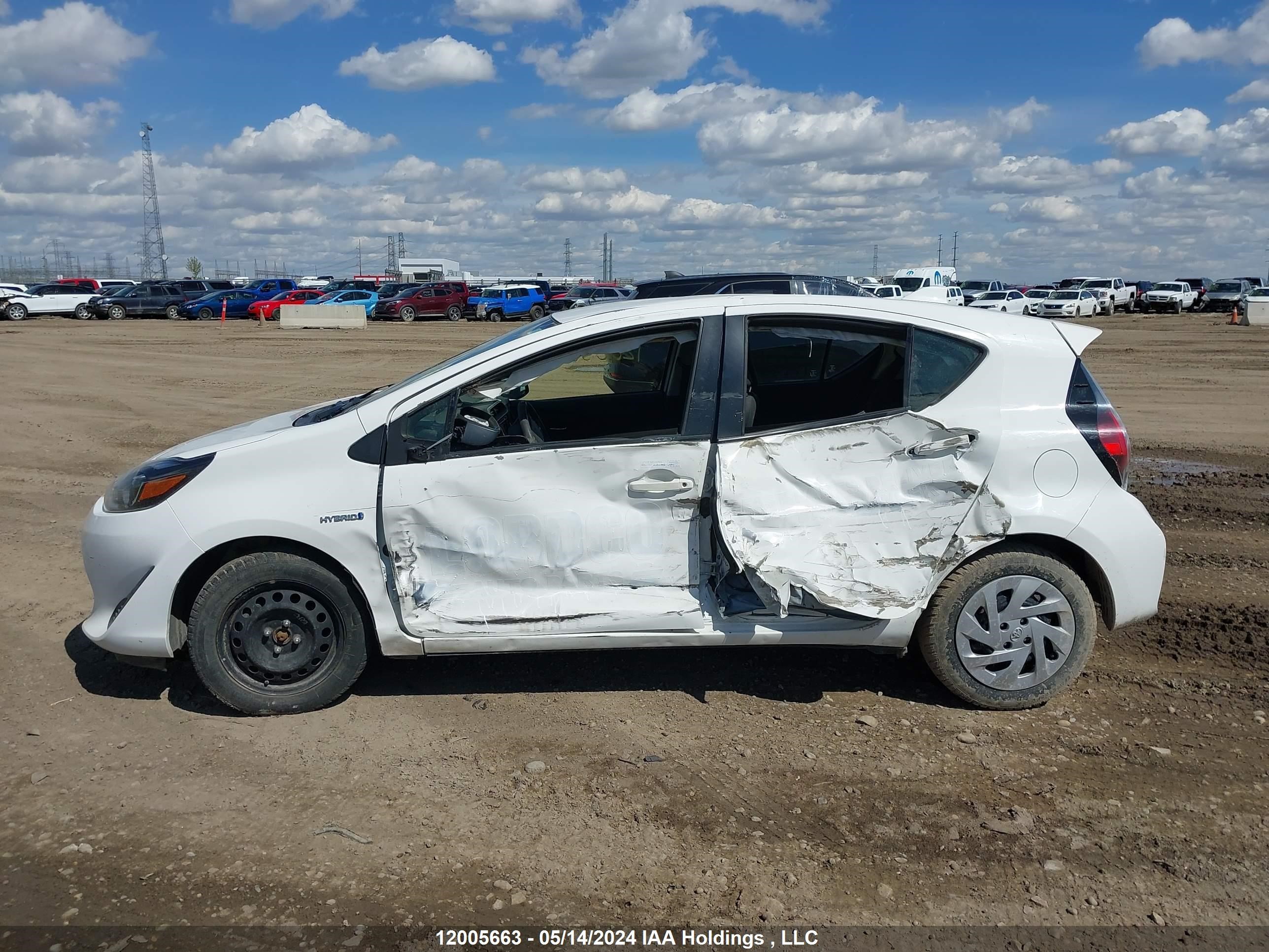 Photo 14 VIN: JTDKDTB38K1629461 - TOYOTA PRIUS C 