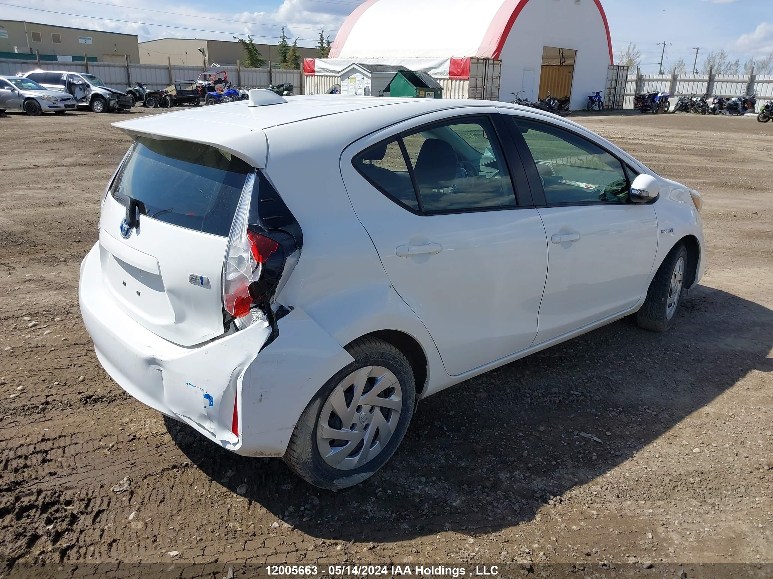 Photo 3 VIN: JTDKDTB38K1629461 - TOYOTA PRIUS C 