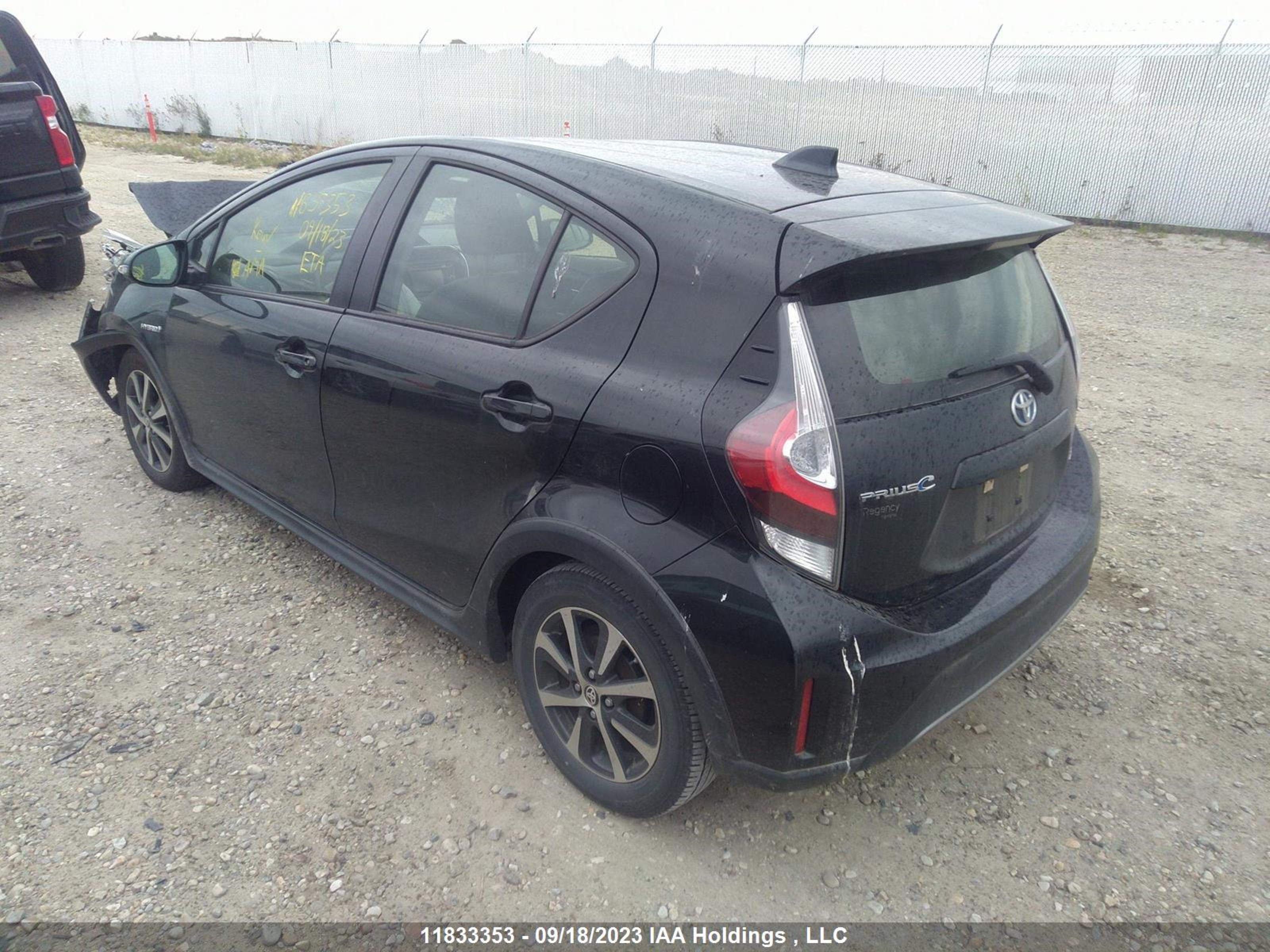 Photo 2 VIN: JTDKDTB38K1631551 - TOYOTA PRIUS C 