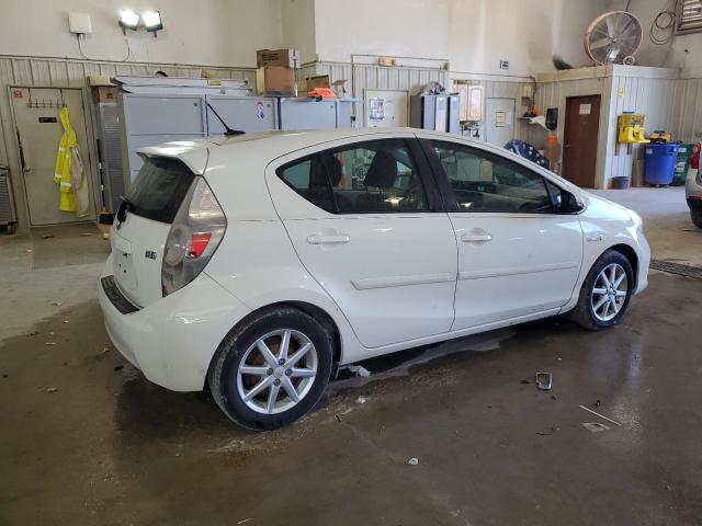 Photo 2 VIN: JTDKDTB39C1020302 - TOYOTA PRIUS C 