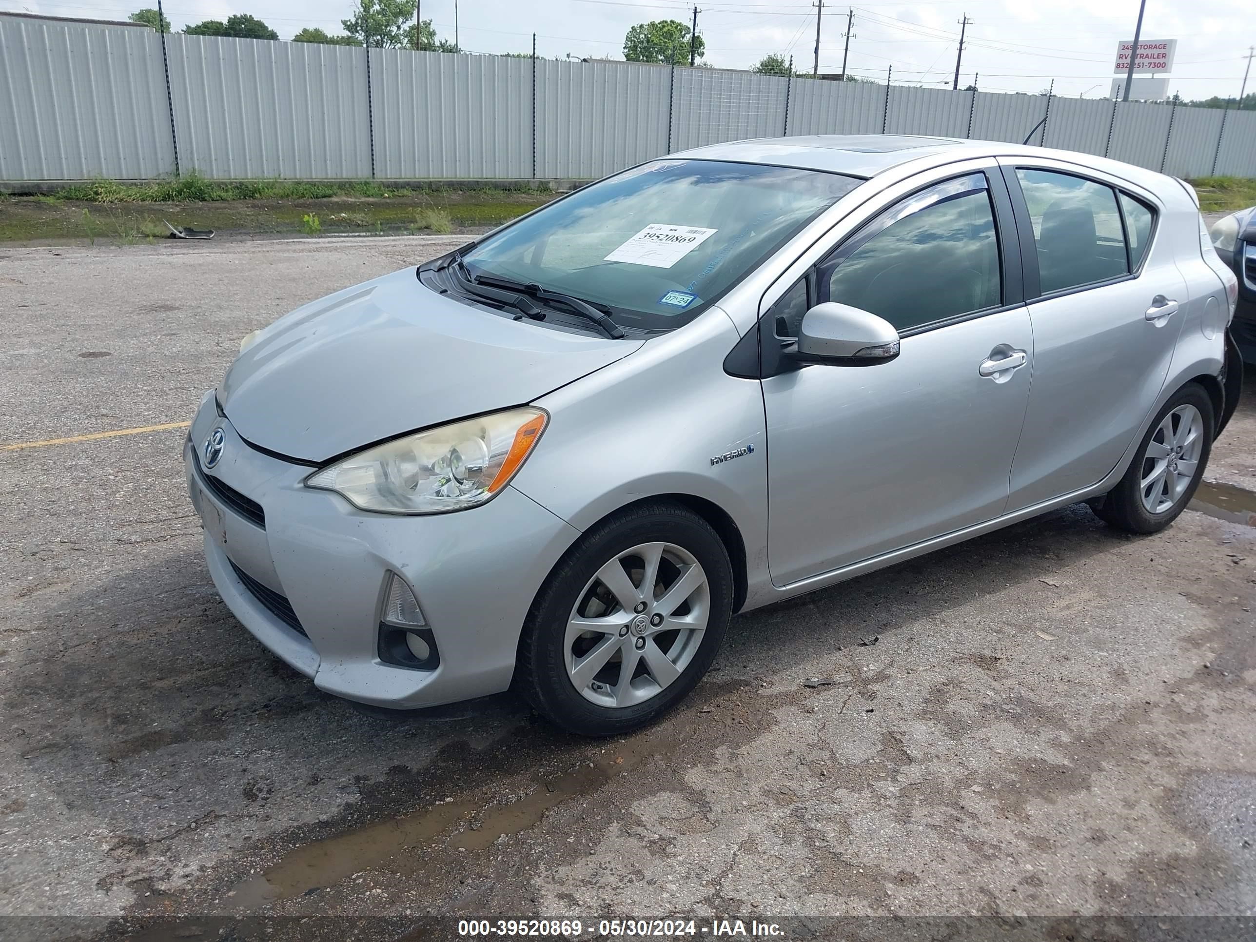 Photo 1 VIN: JTDKDTB39C1027038 - TOYOTA PRIUS C 