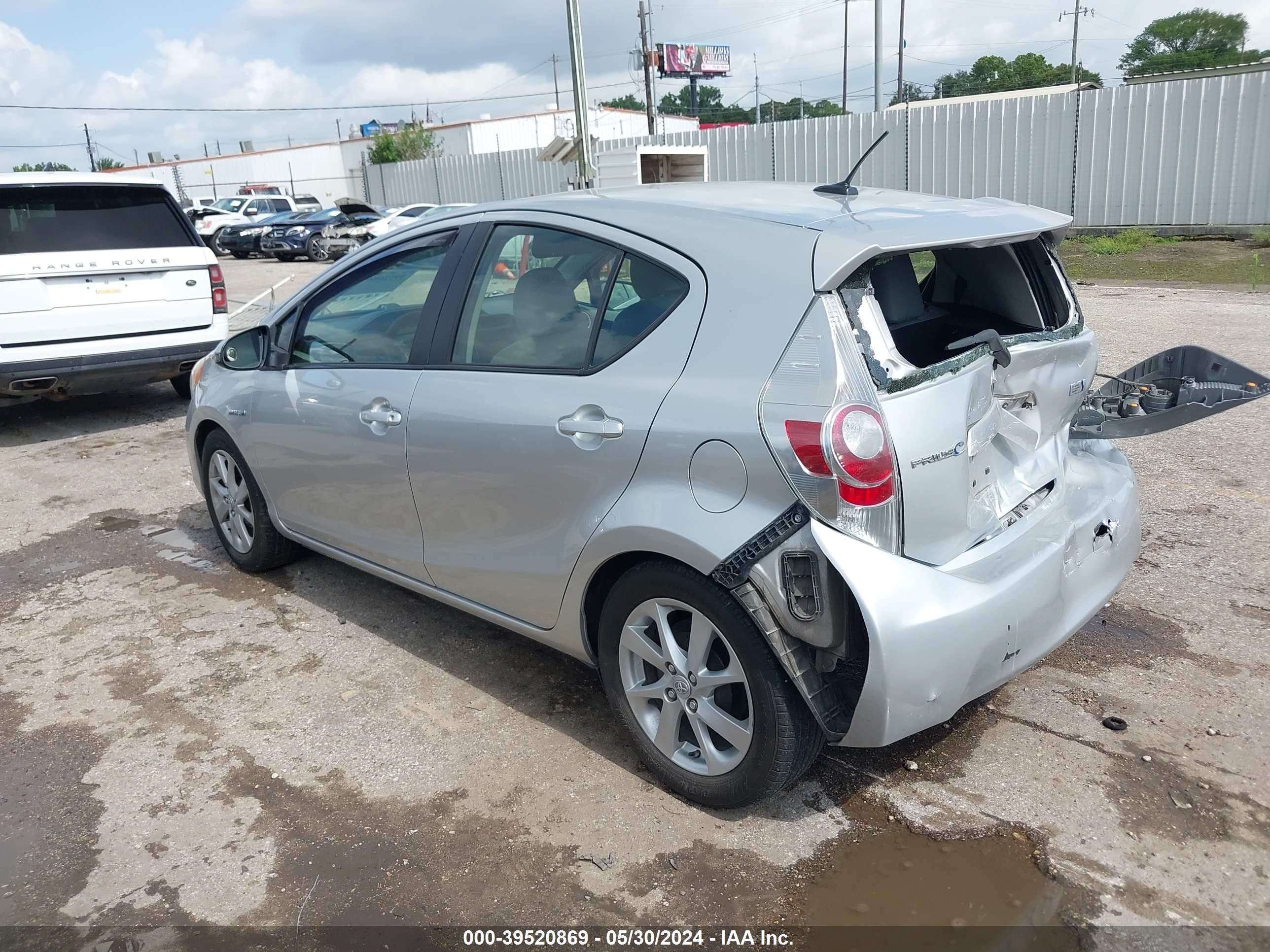 Photo 2 VIN: JTDKDTB39C1027038 - TOYOTA PRIUS C 