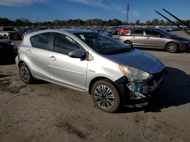 Photo 3 VIN: JTDKDTB39C1503496 - TOYOTA PRIUS C 