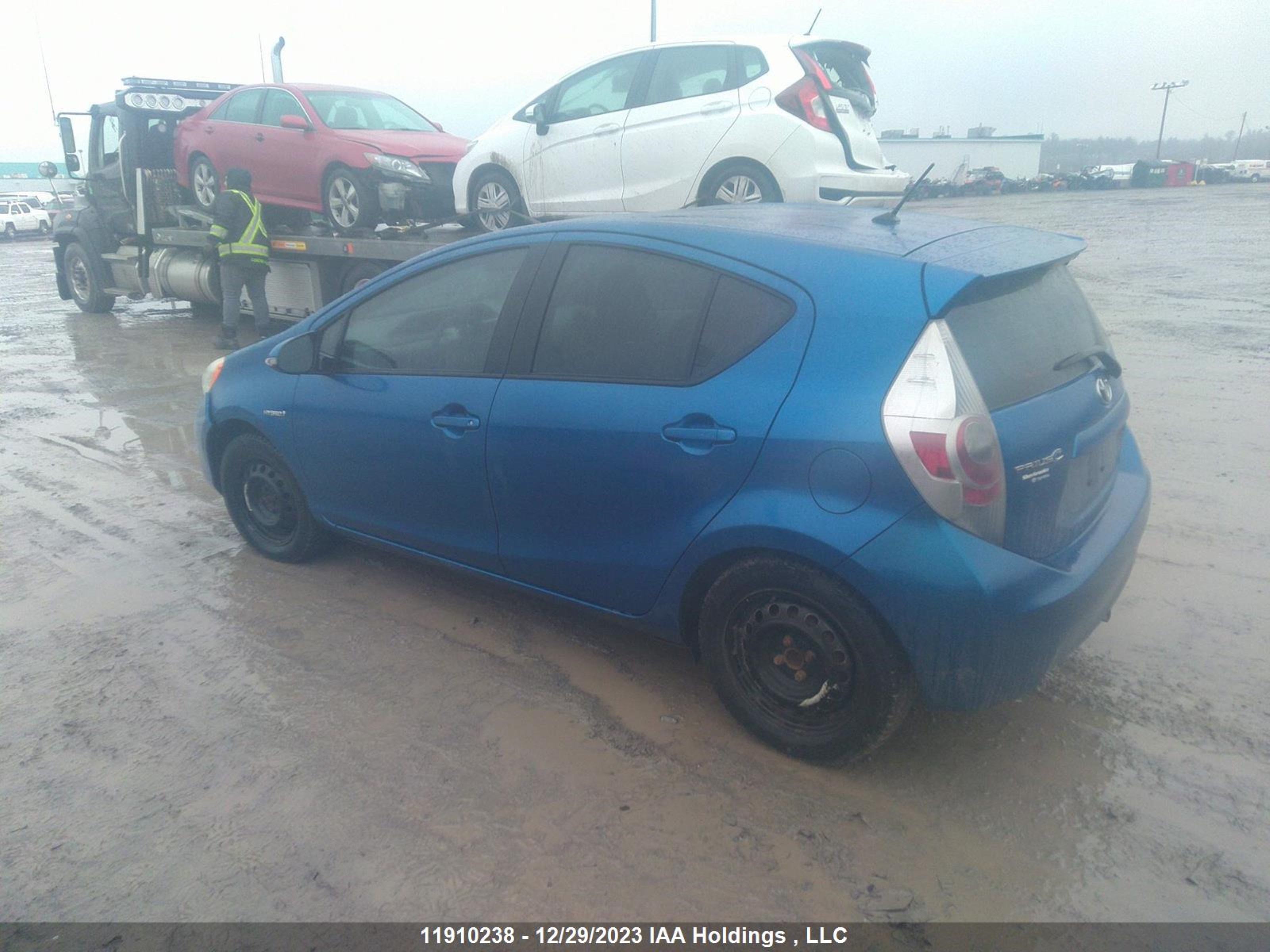 Photo 2 VIN: JTDKDTB39C1525322 - TOYOTA PRIUS C 