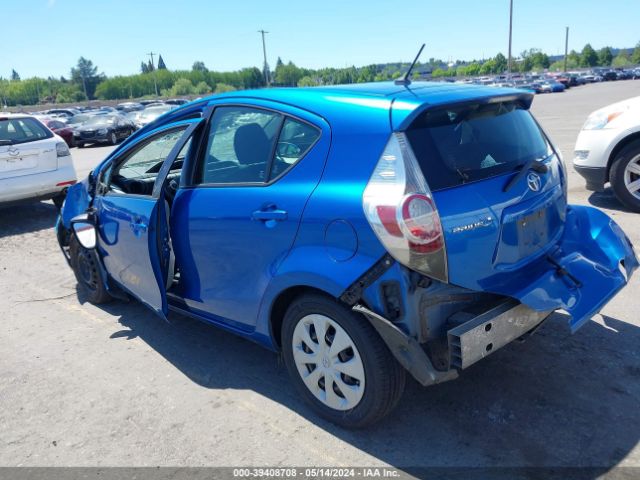 Photo 2 VIN: JTDKDTB39C1526812 - TOYOTA PRIUS C 