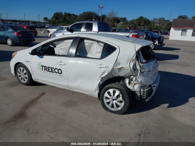 Photo 2 VIN: JTDKDTB39D1043631 - TOYOTA PRIUS C 