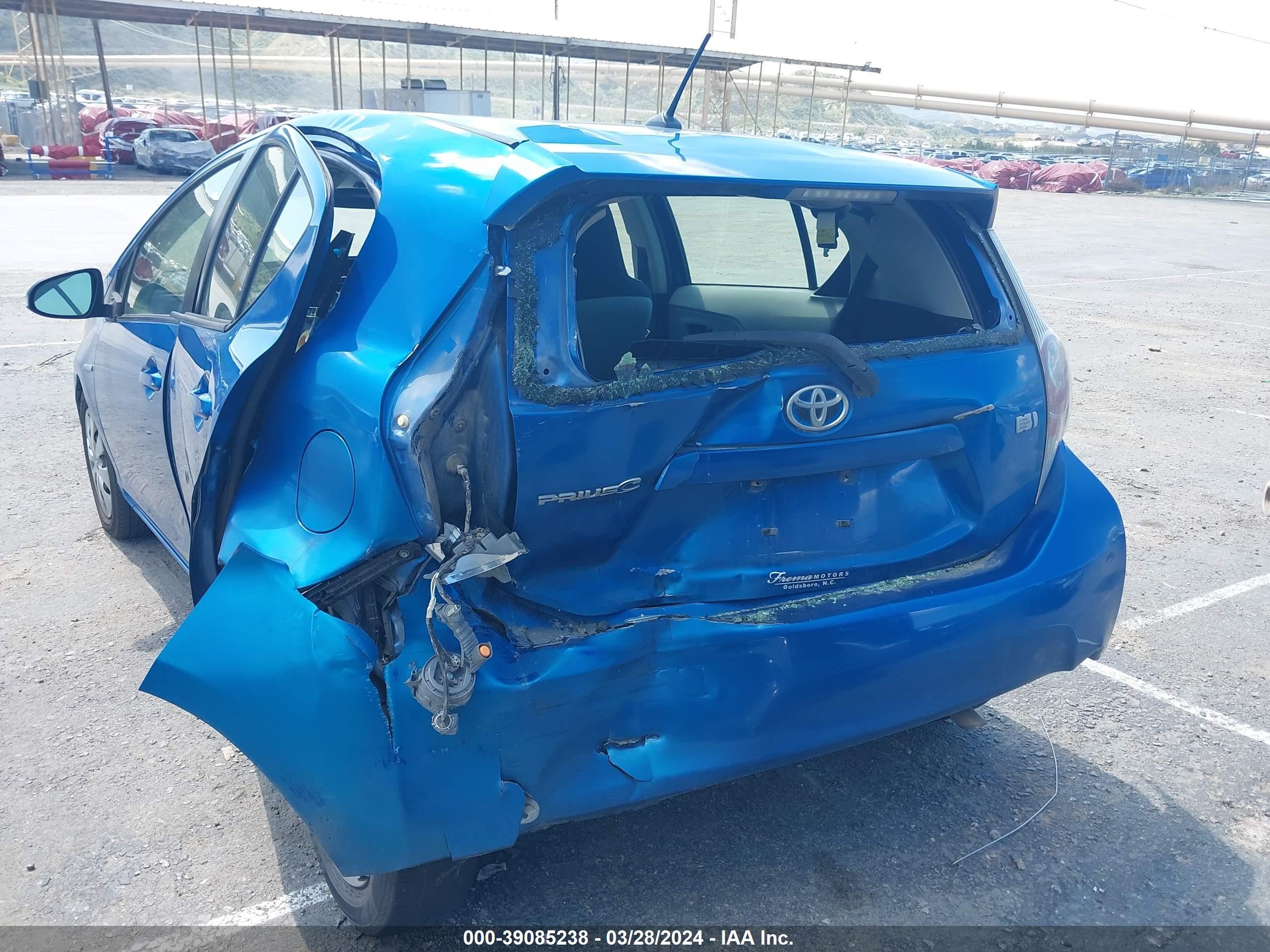 Photo 5 VIN: JTDKDTB39D1047341 - TOYOTA PRIUS C 